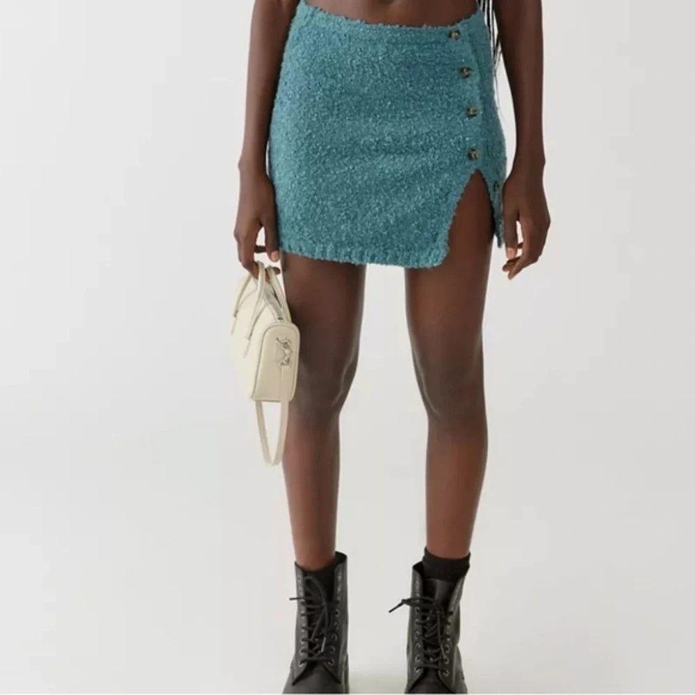NWT URBAN OUTFITTERS Aster Fuzzy Knit Mini Skirt in Blue Gray